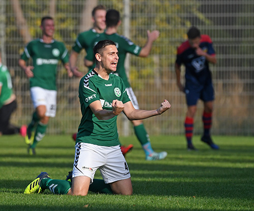 Grenzenloser Jubel nach dem 0:1 durch Marcel Nagel.