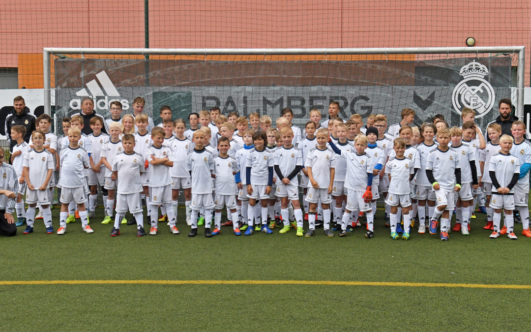 Kinder aus 15 Vereinen beim Real-Madrid-Camp in Schönberg