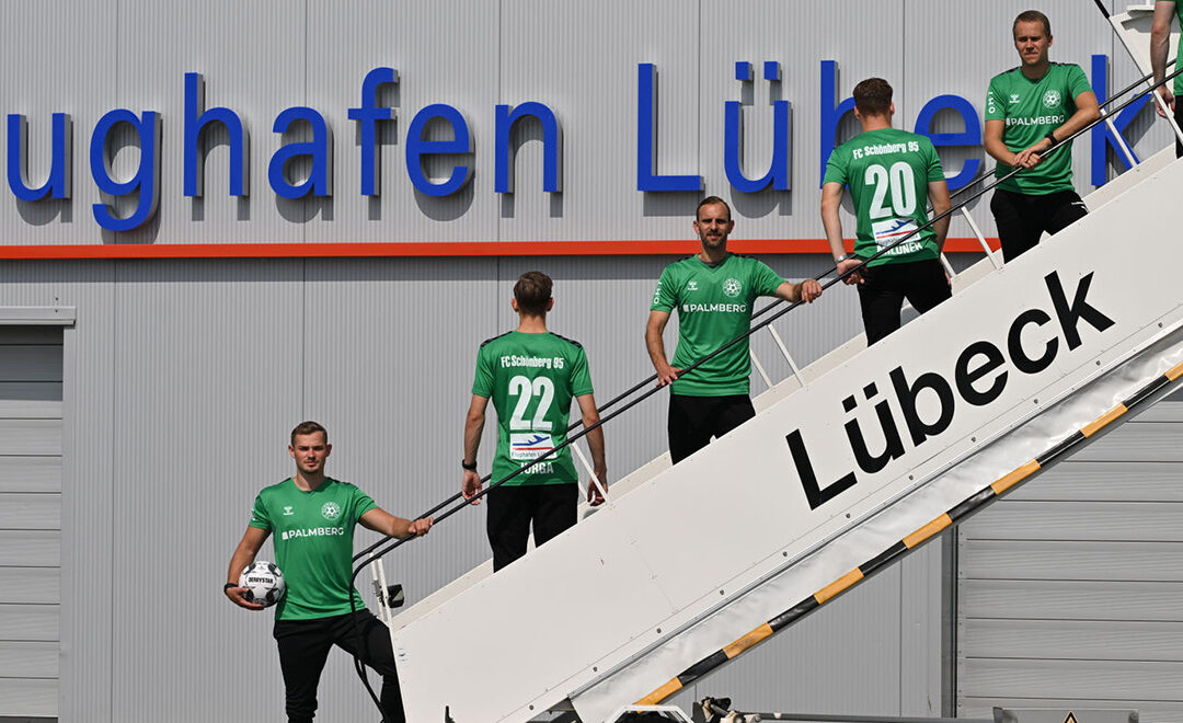 Flughafen Lübeck und Maurine-Kicker erweitern Zusammenarbeit
